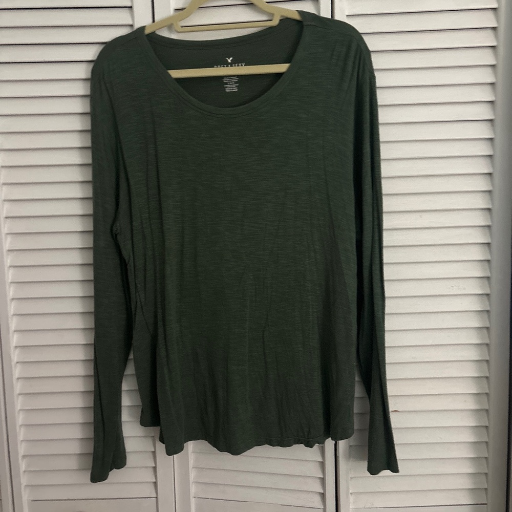 American eagle soft and sexy army green long sleeve